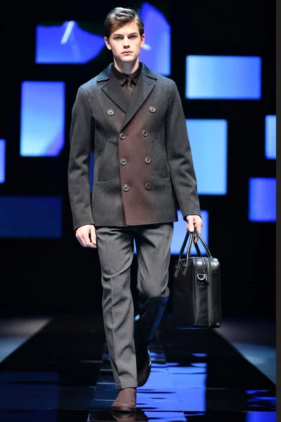Look 7